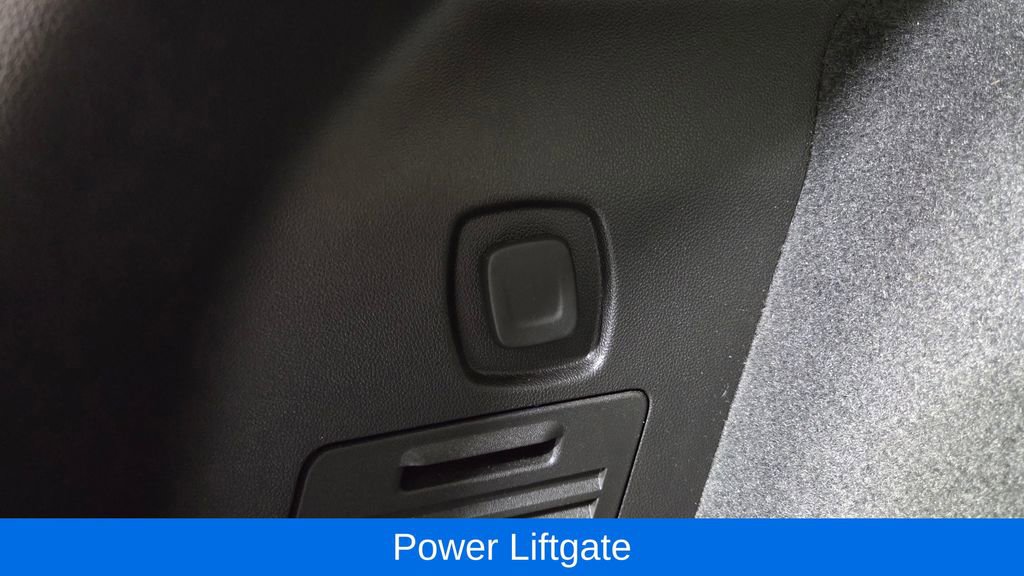 Used 2018 Cadillac XT5 Luxury w/ Driver Awareness Package image 14