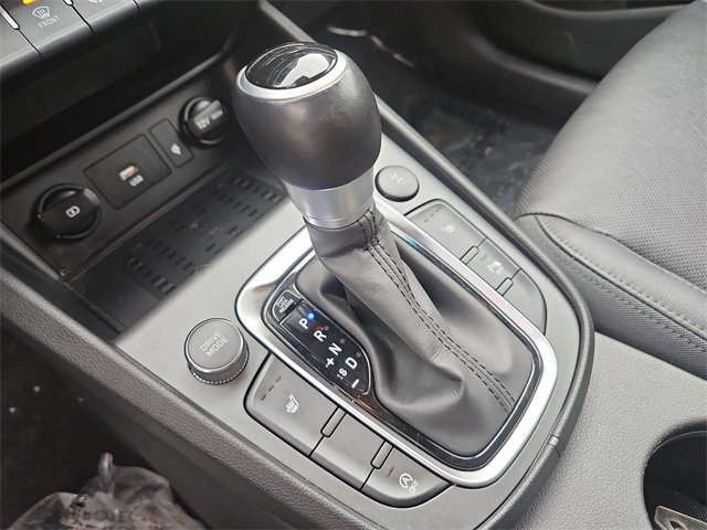 Used 2022 Hyundai Kona Limited image 15