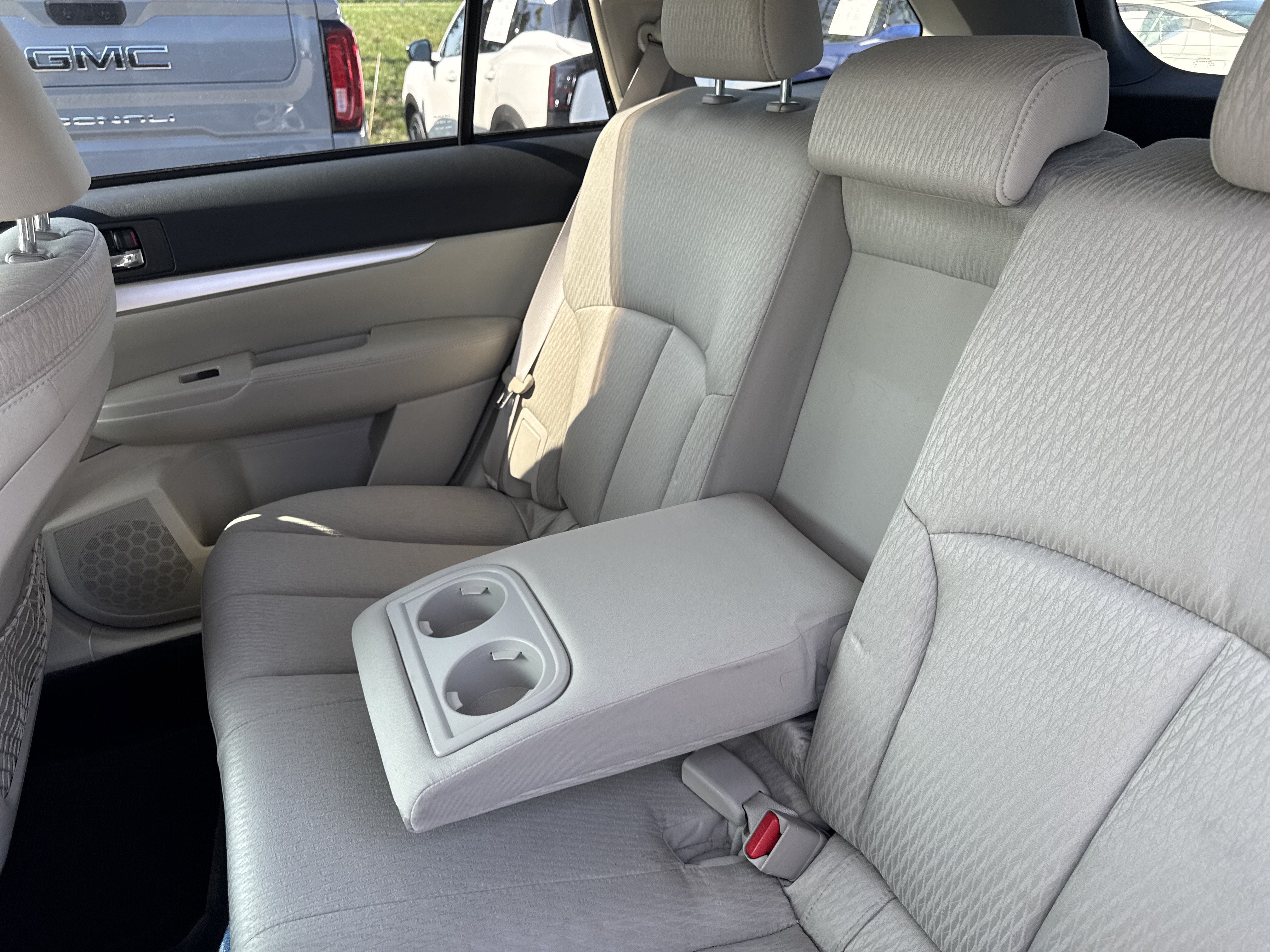 Used 2011 Subaru Outback 2.5i Premium AWD/4WD image 21
