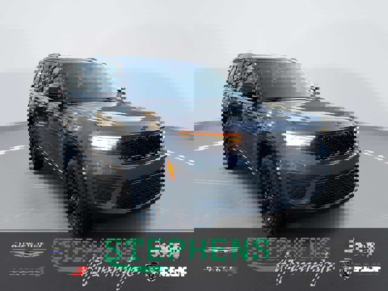 Used 2024 Jeep Grand Cherokee Altitude