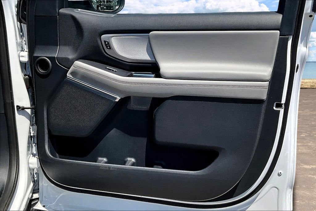 Used 2025 Ford Expedition Max Active AWD/4WD image 31