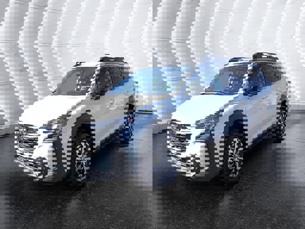 Used 2025 Subaru Outback Premium image 3