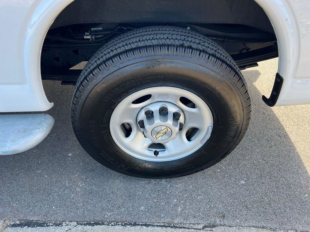 Used 2024 Chevrolet Express 2500 w/ Driver Convenience Package image 14