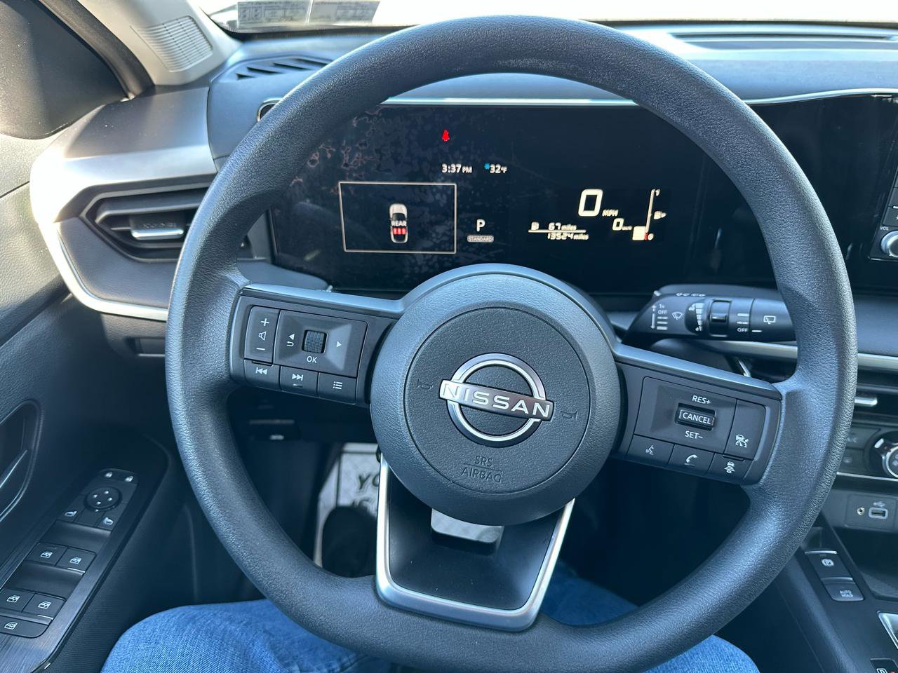 Used 2025 Nissan Kicks S image 17