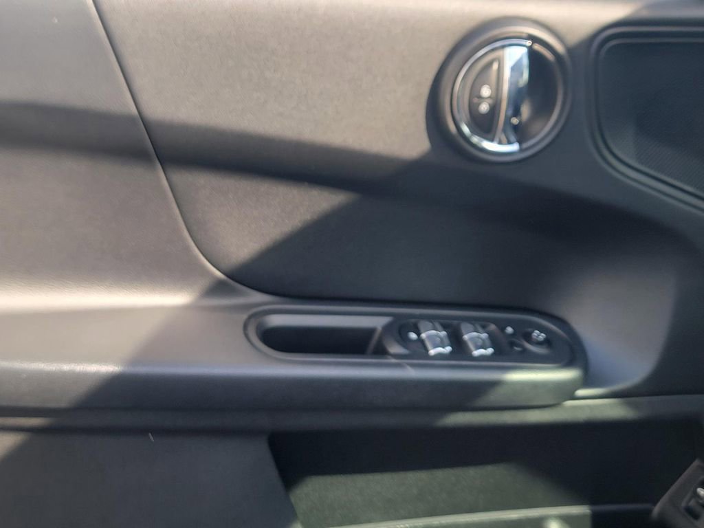 Used 2017 MINI Cooper Countryman FWD image 11