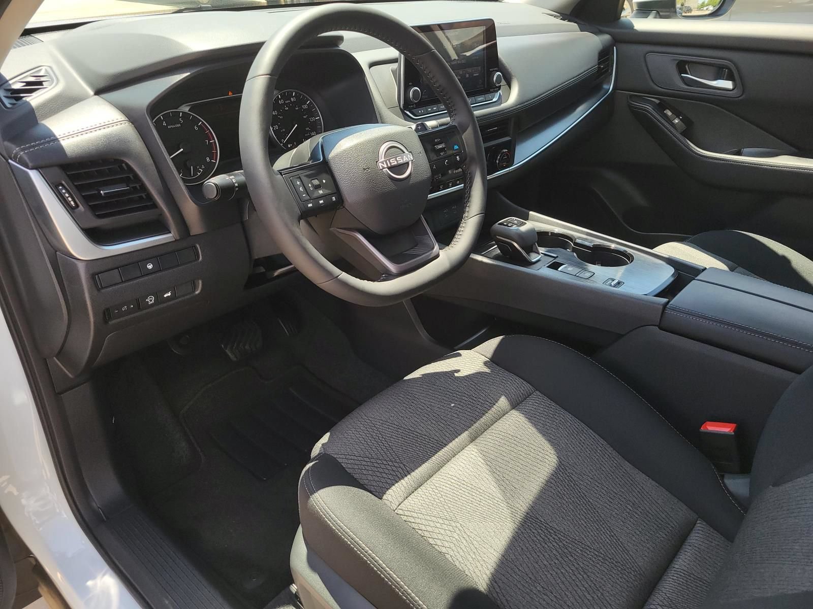 Used 2026 Nissan Rogue SV FWD image 19