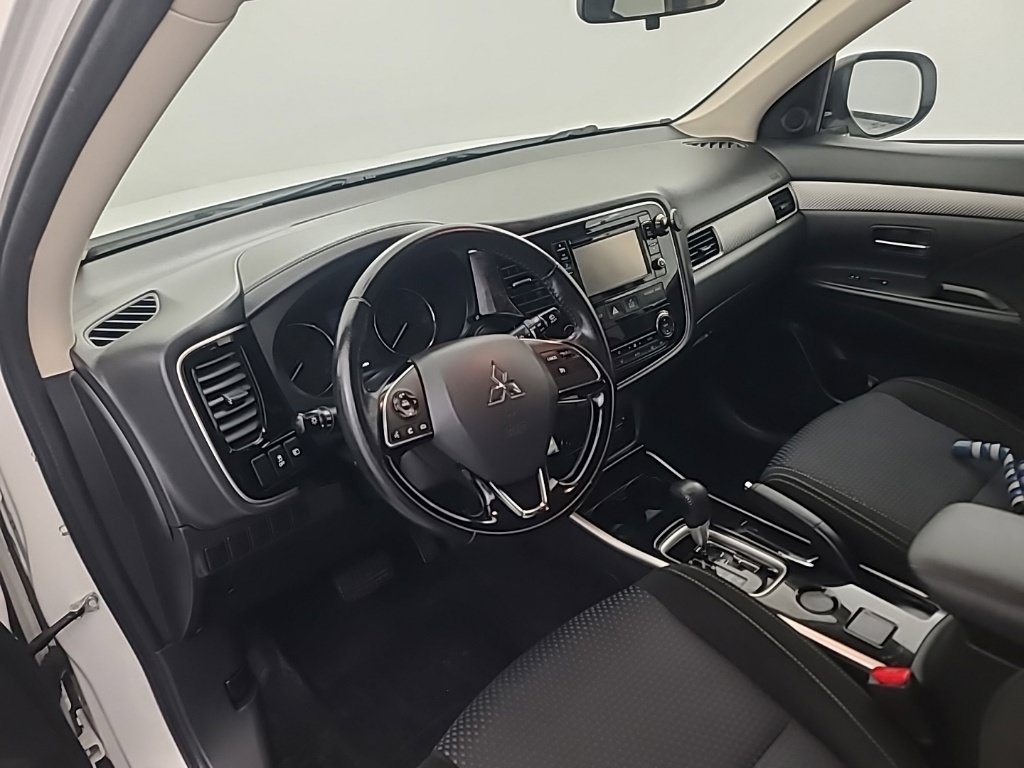 Used 2017 Mitsubishi Outlander ES FWD image 23