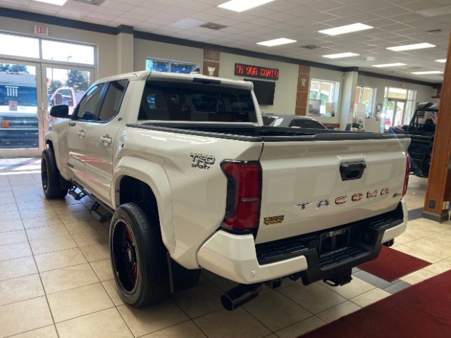 Used 2024 Toyota Tacoma TRD Sport w/ TRD Sport Upgrade Package image 3