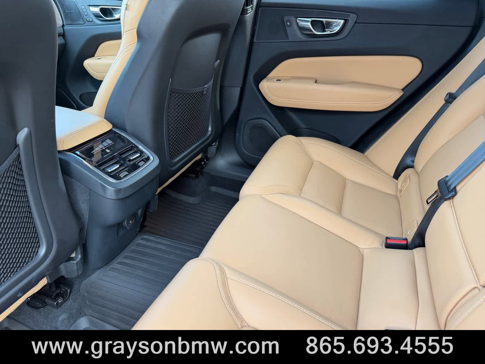 Used 2023 Volvo XC60 B5 Ultimate w/ Protection Package Premier FWD image 15