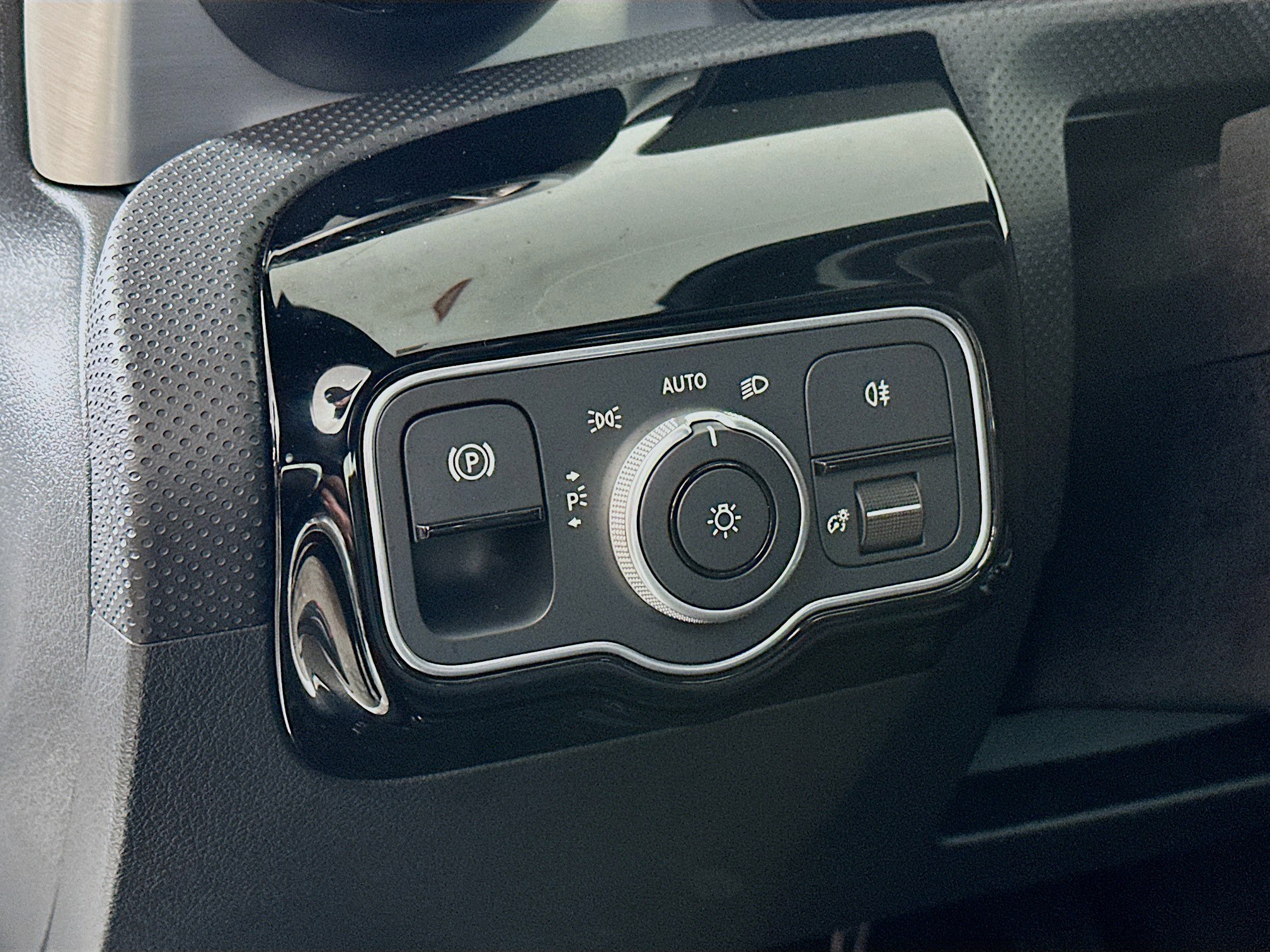 Used 2025 Mercedes-Benz CLA 250 4MATIC image 10