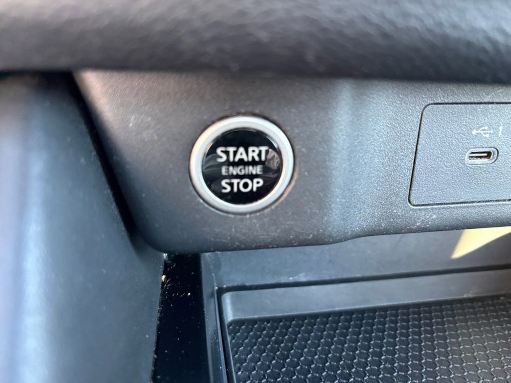 Used 2023 Nissan Rogue SL w/ SL Premium Package image 29