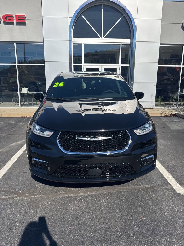 New 2026 Chrysler Pacifica Select image 1