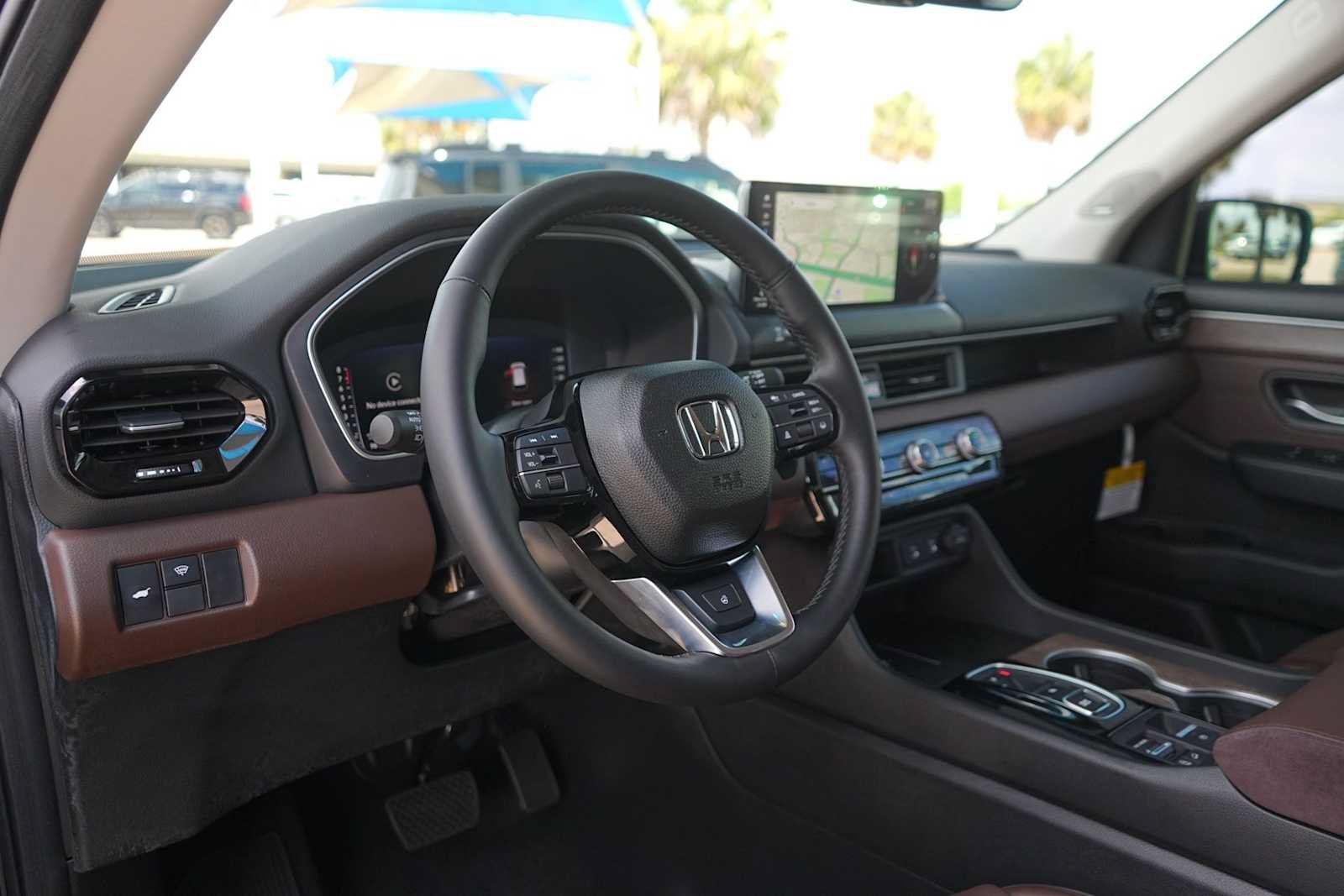Used 2026 Honda Pilot Elite image 2