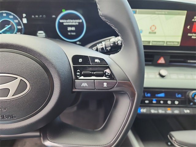 New 2025 Hyundai Elantra Limited image 28