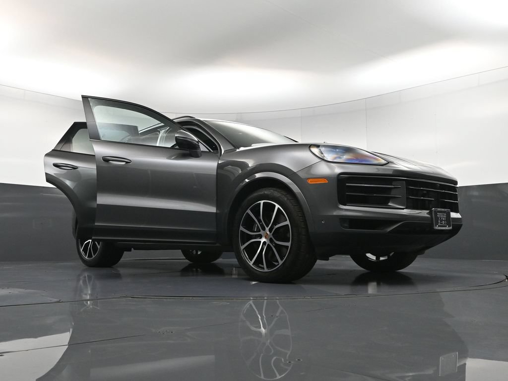 Certified 2026 Porsche Cayenne AWD/4WD image 36