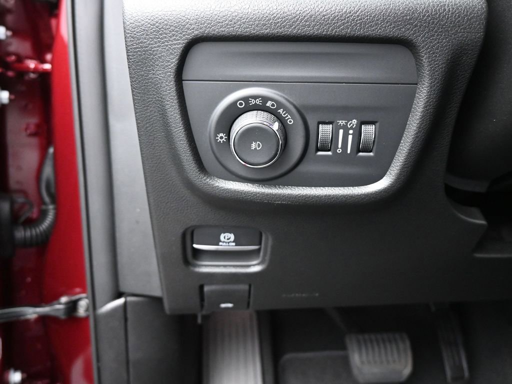 Used 2025 Jeep Grand Cherokee L Limited image 35