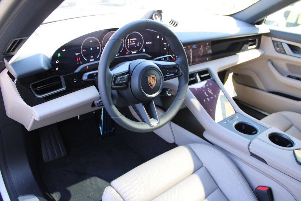 New 2025 Porsche Taycan 4S image 4