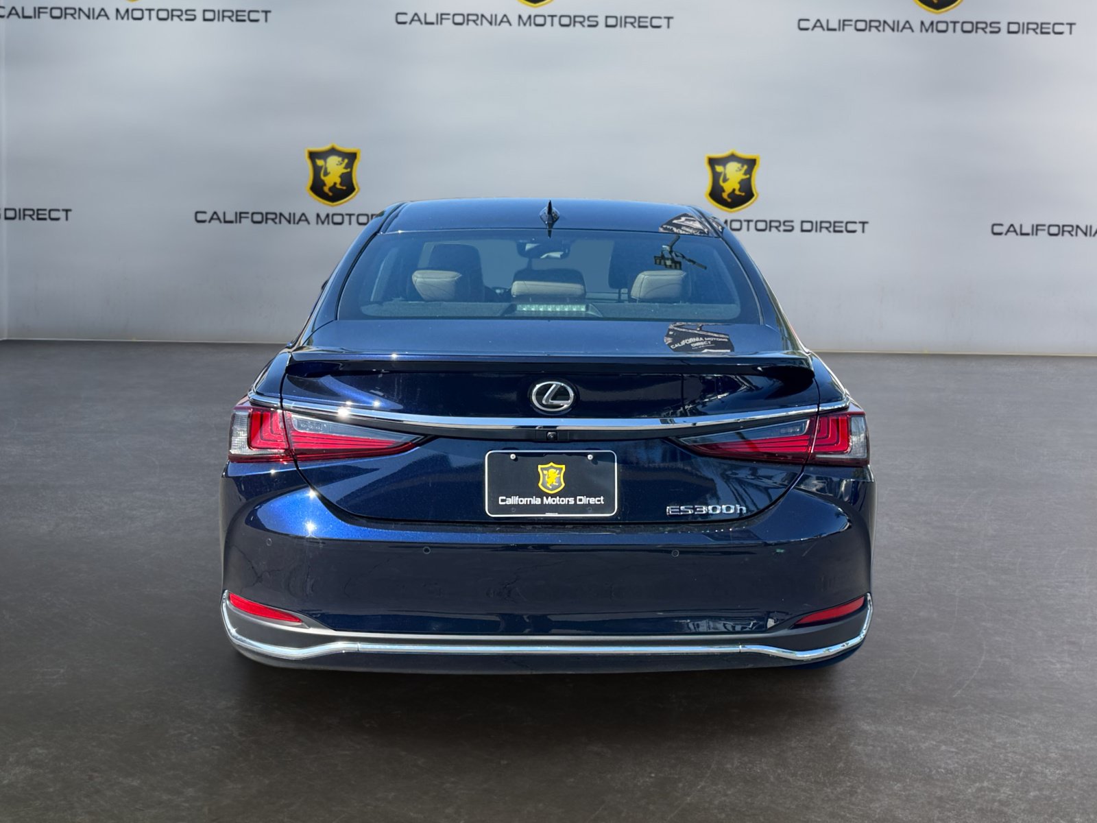 Used 2024 Lexus ES 300h w/ Premium Package FWD image 4
