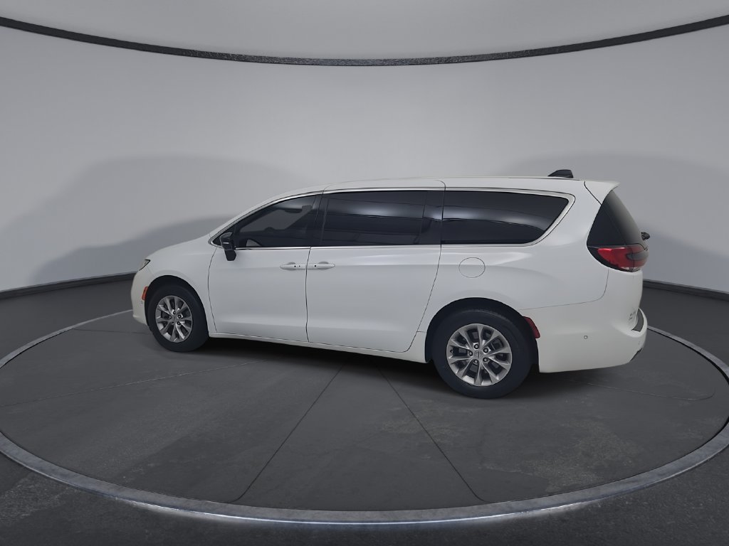 Certified 2025 Chrysler Pacifica Select AWD/4WD image 12