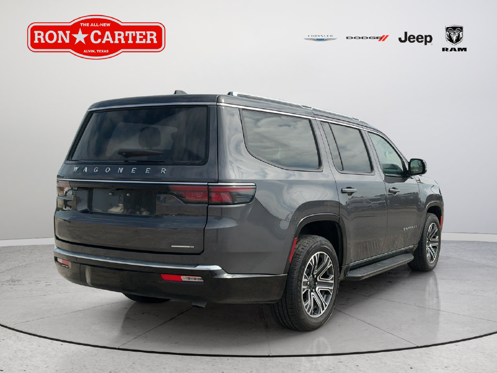 Used 2024 Jeep Wagoneer Series II w/ Flexible Seating Group RWD image 6