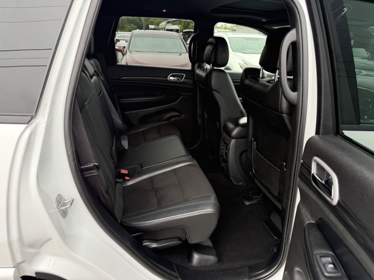 Used 2019 Jeep Grand Cherokee Altitude AWD/4WD image 11