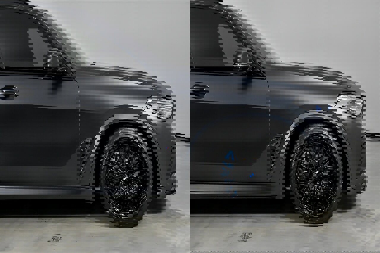 Used 2020 BMW X5 M Competition w/ Executive Package image 15