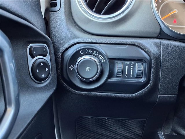 Used 2019 Jeep Wrangler Unlimited Sahara w/ Safety Group image 20