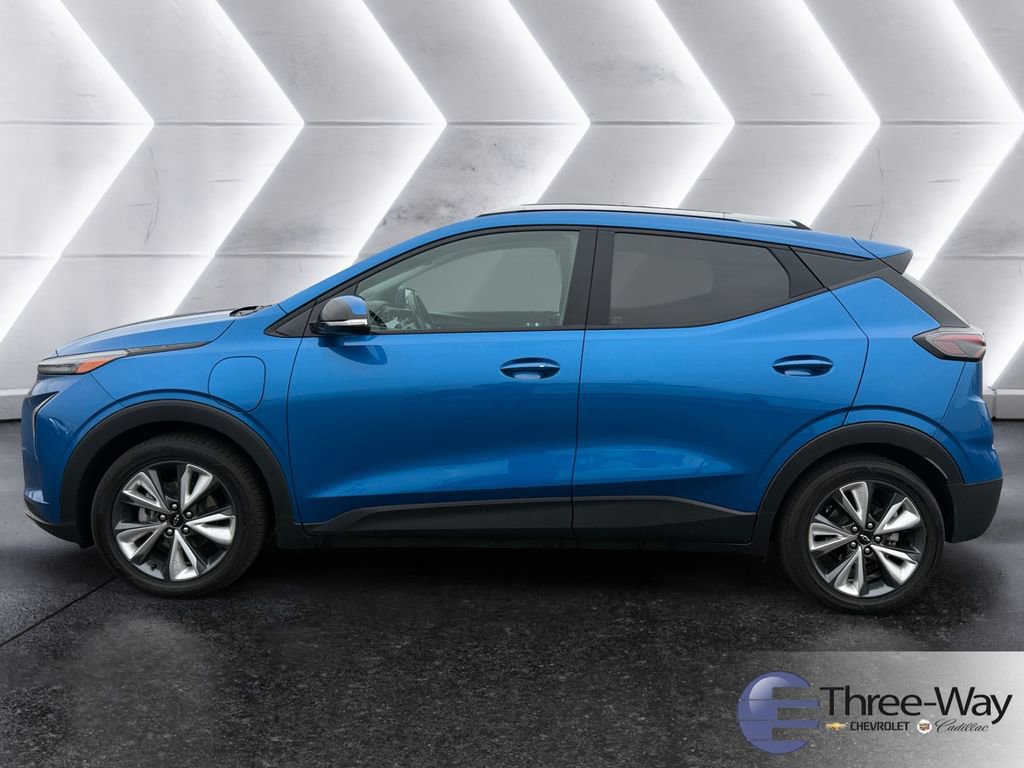 Certified 2023 Chevrolet Bolt EUV LT w/ Convenience Package image 2