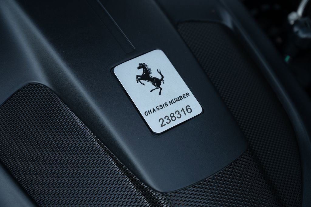 Used 2019 Ferrari Portofino image 14