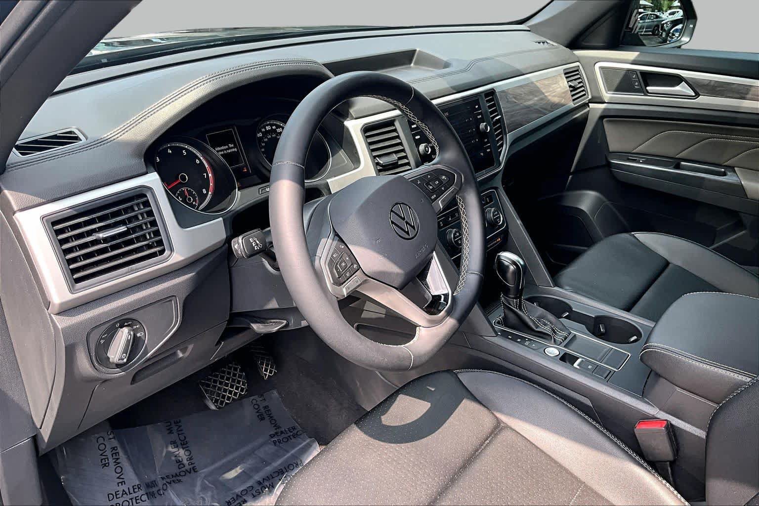 Used 2021 Volkswagen Atlas Cross Sport SE FWD image 18