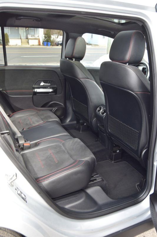 Used 2020 Mercedes-Benz GLB 250 4MATIC image 32