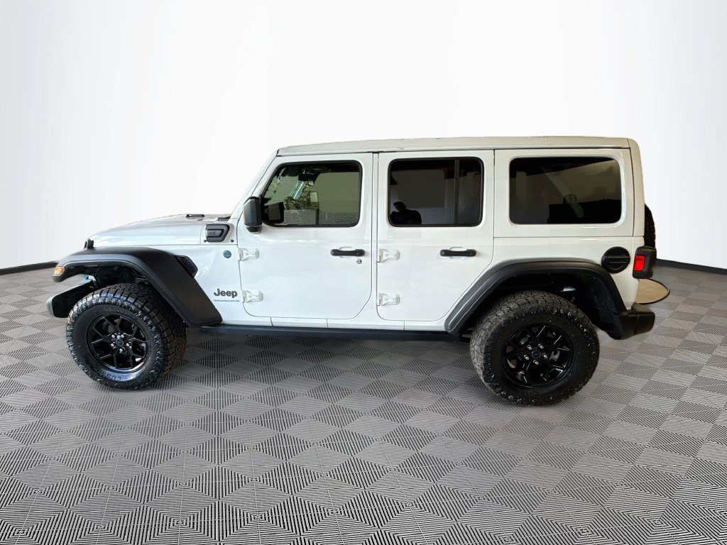 Used 2024 Jeep Wrangler Unlimited AWD/4WD image 9