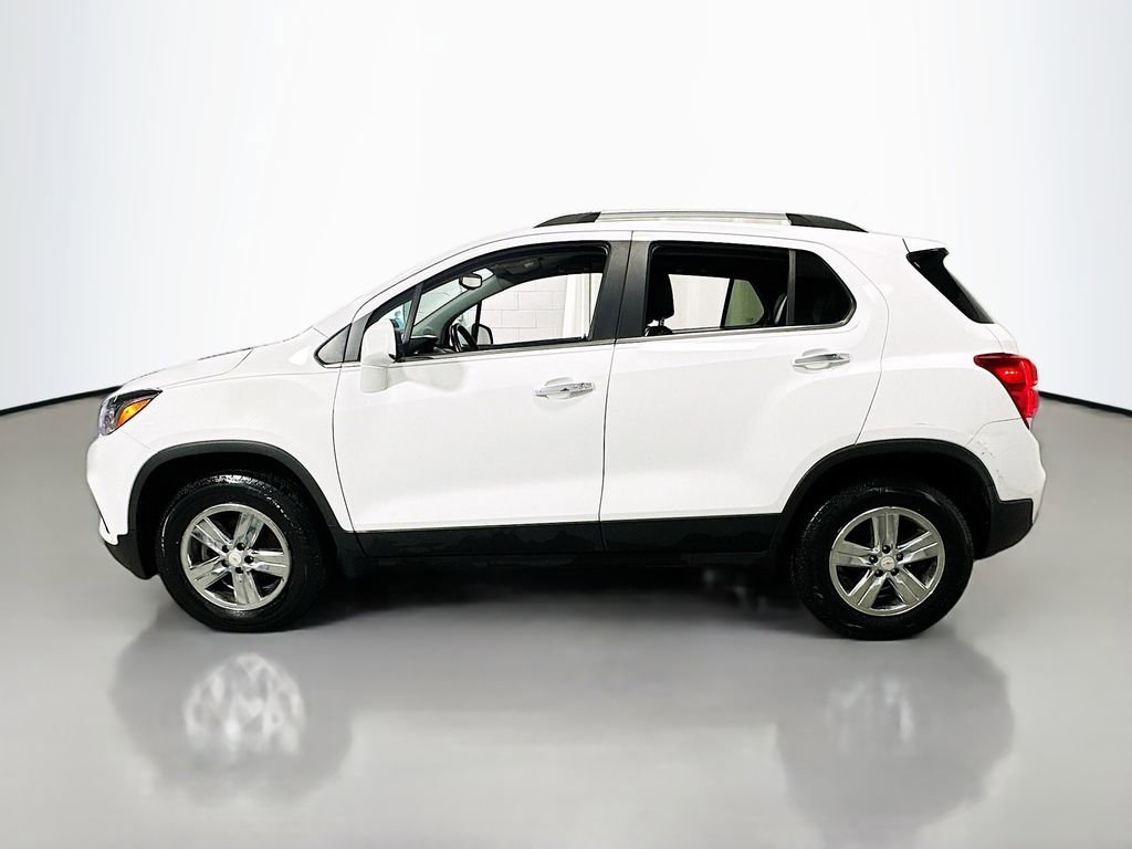 Used 2018 Chevrolet Trax LT w/ LT Convenience Package image 5