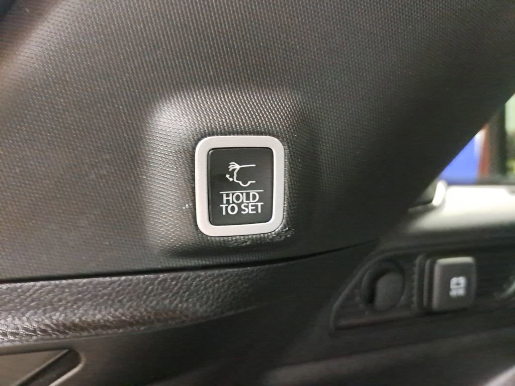 Used 2023 Jeep Grand Cherokee Altitude image 13