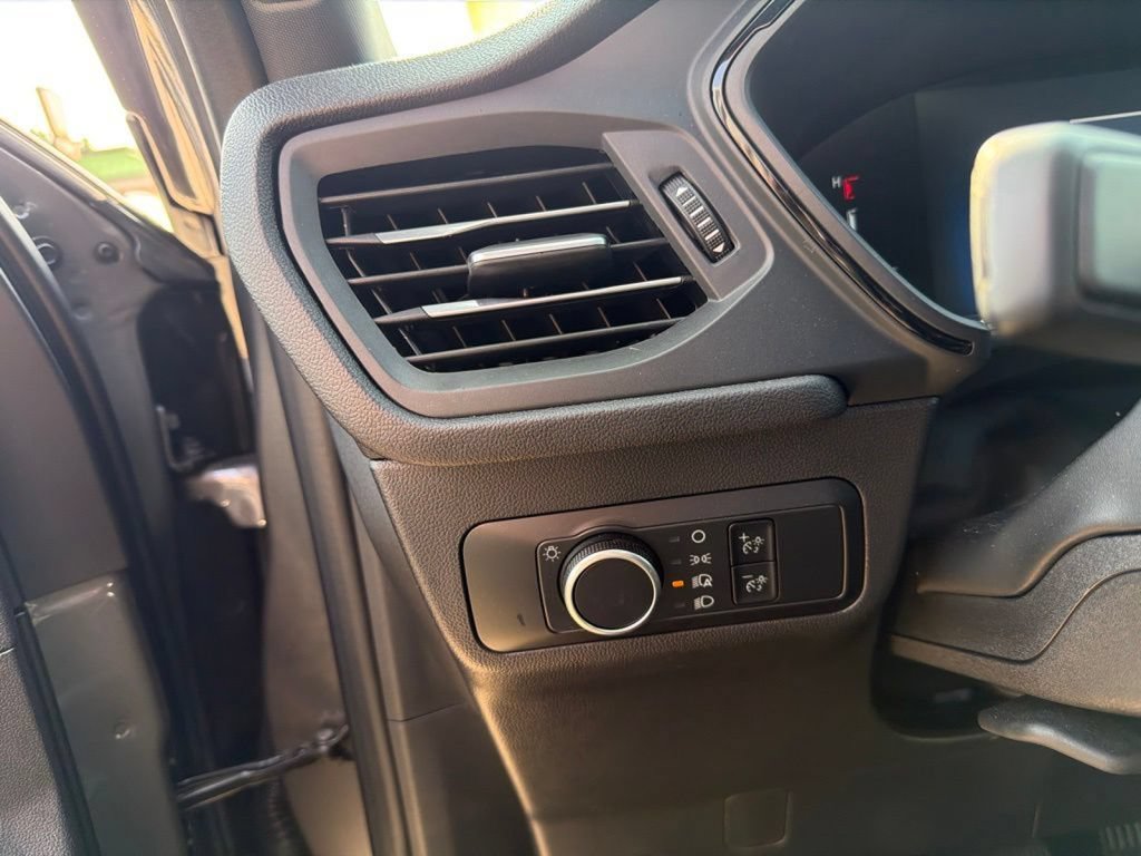 Used 2025 Ford Escape ST-Line AWD/4WD image 17