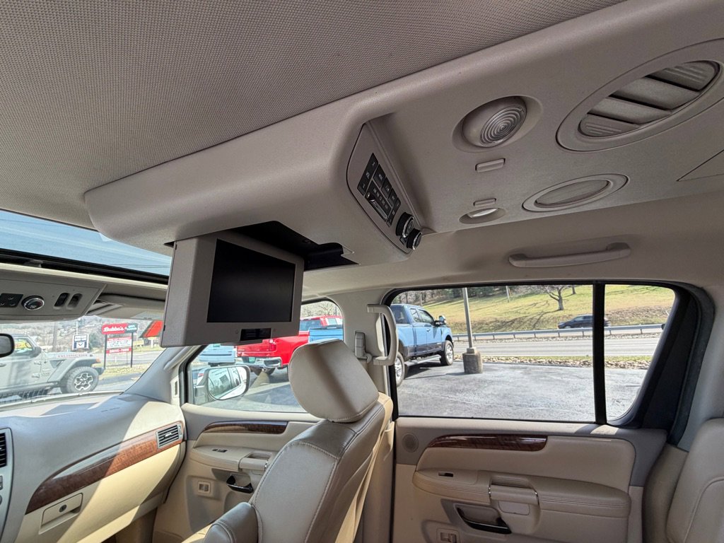 Used 2011 Nissan Armada Platinum w/ 2nd Row Captain Seat Pkg image 16