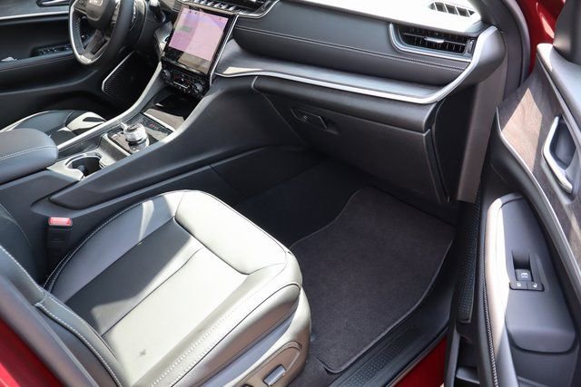 New 2025 Jeep Grand Cherokee Limited 4xe image 38