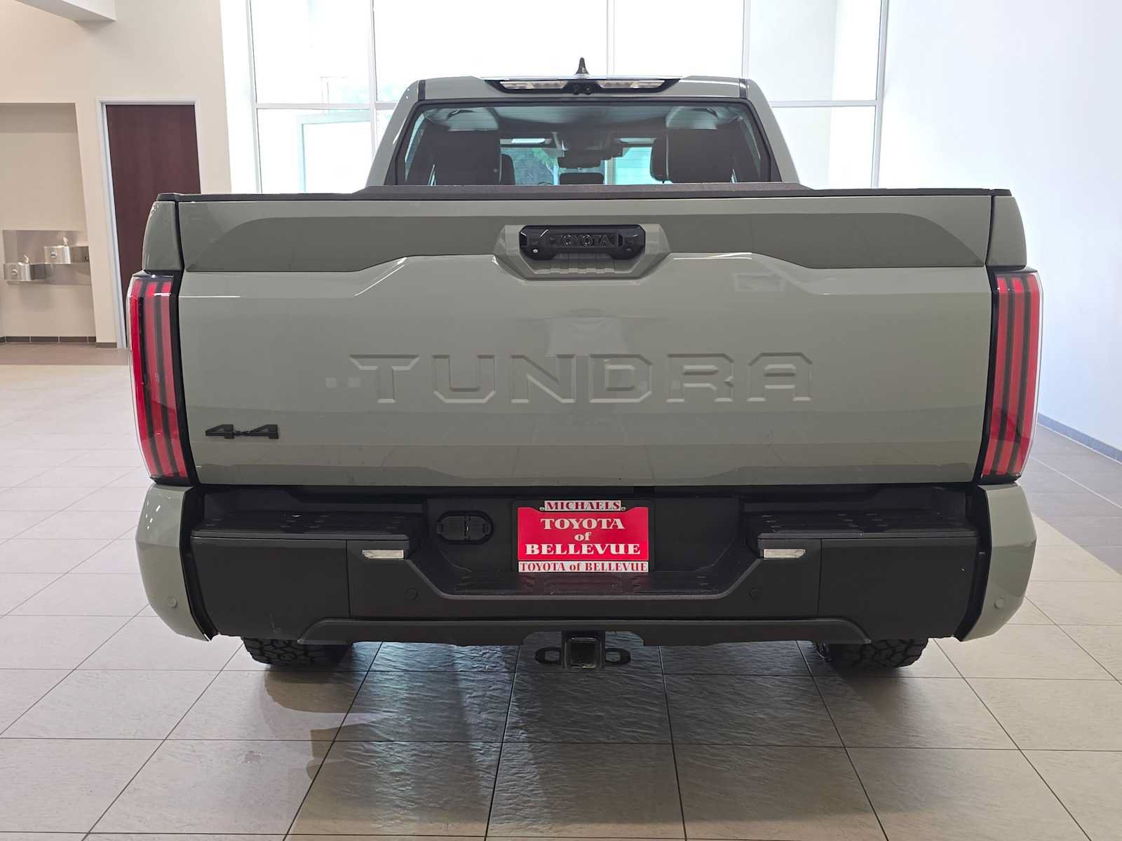 Used 2024 Toyota Tundra Limited AWD/4WD image 5