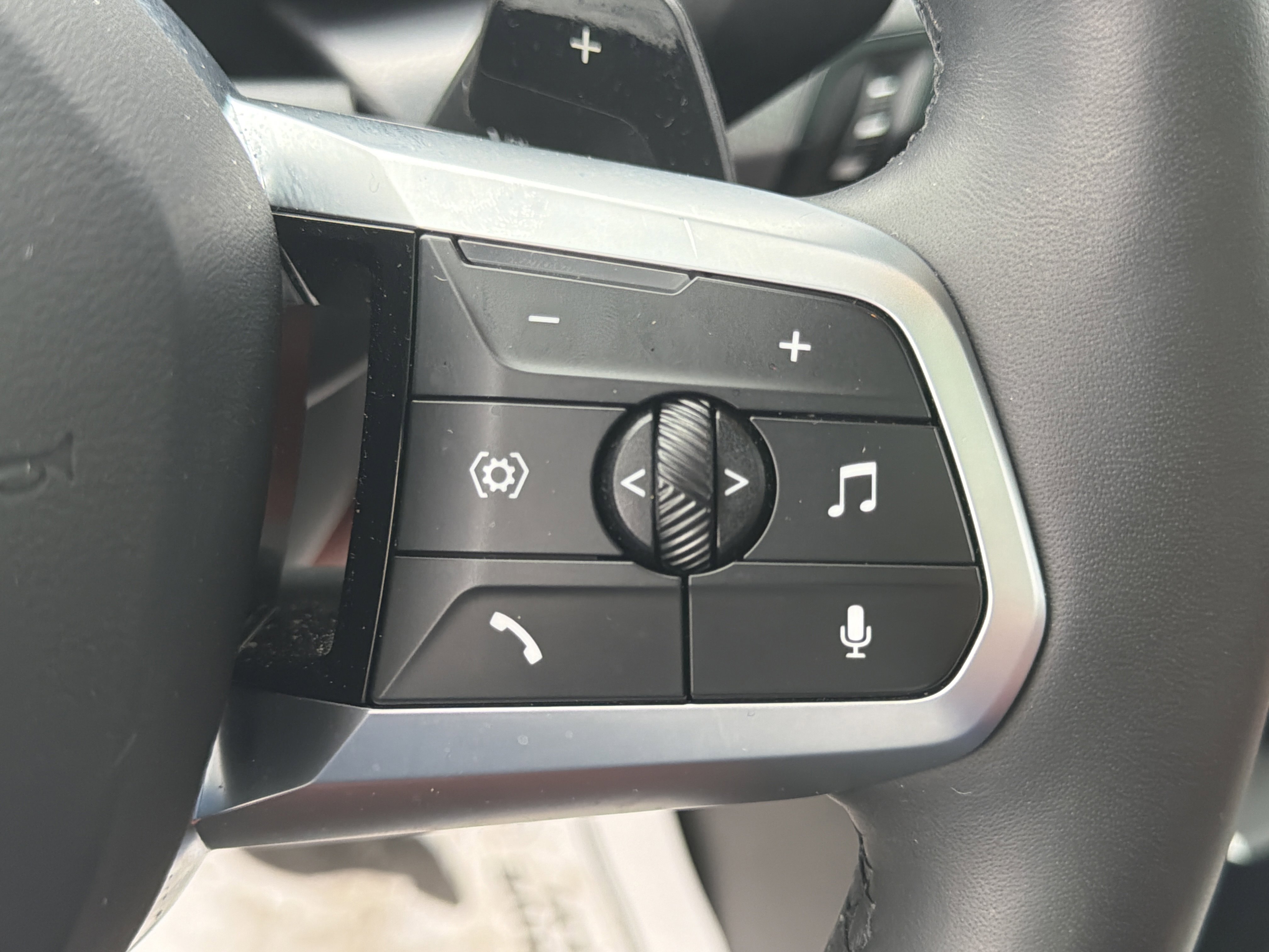 Used 2026 BMW X2 xDrive28i image 19