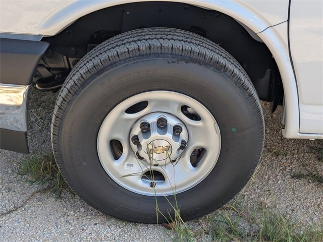 New 2025 Chevrolet Express 3500 w/ Power Convenience Package image 7