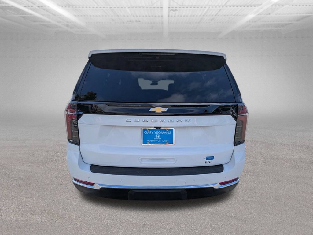 Used 2025 Chevrolet Suburban LT AWD/4WD image 6