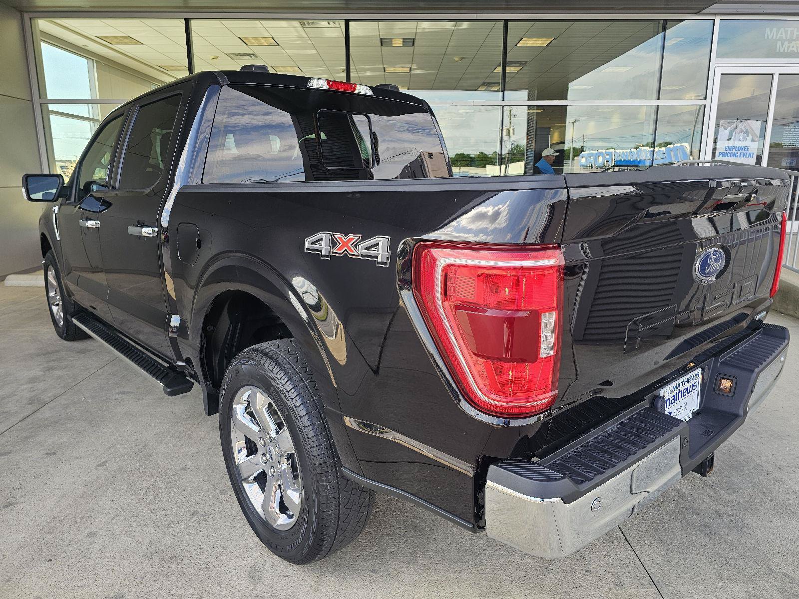 Used 2022 Ford F150 XLT w/ Equipment Group 302A High AWD/4WD image 3