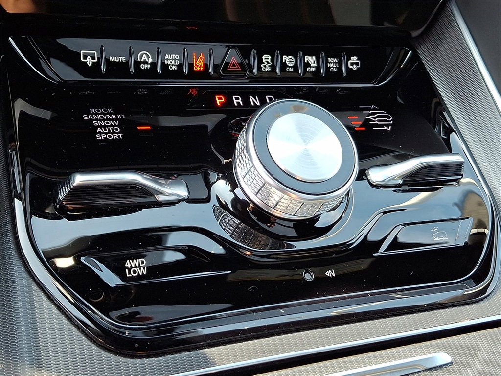 Used 2024 Jeep Grand Wagoneer Series III w/ Quick Order Packagew 28T image 15