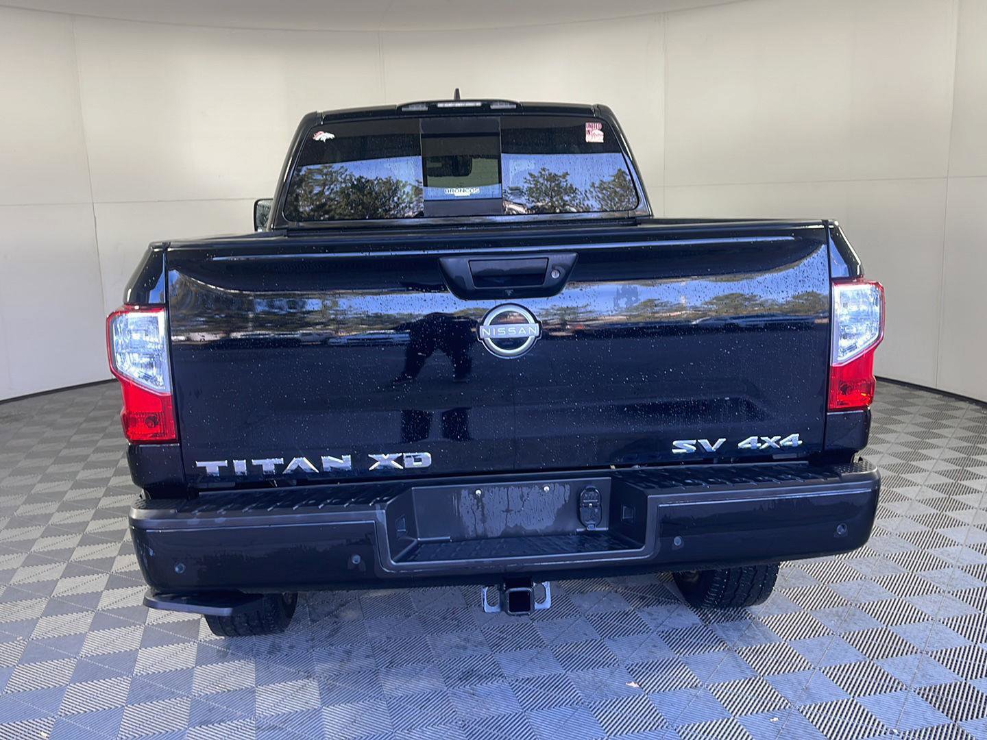 Used 2024 Nissan Titan SV w/ SV Convenience Package image 6