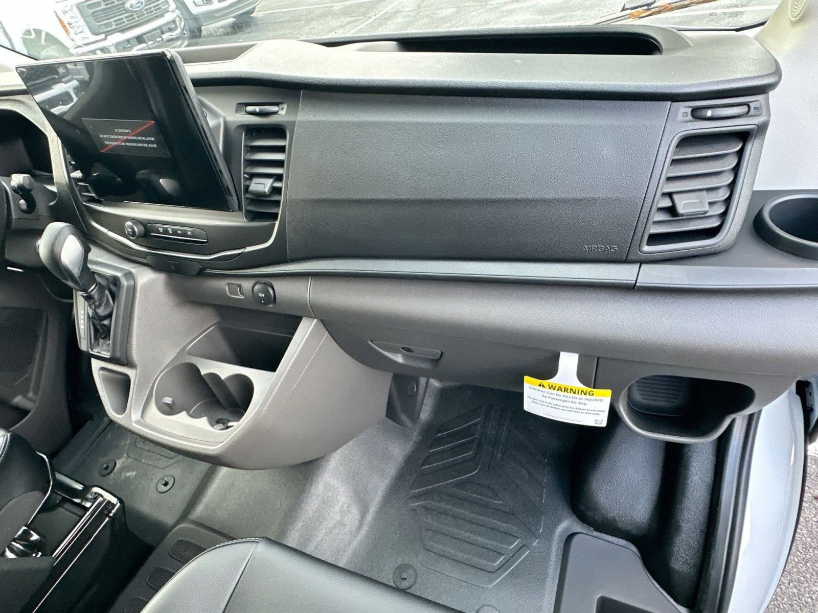 New 2026 Ford Transit 250 148 Medium Roof w/ Load Area Protection Package RWD image 38