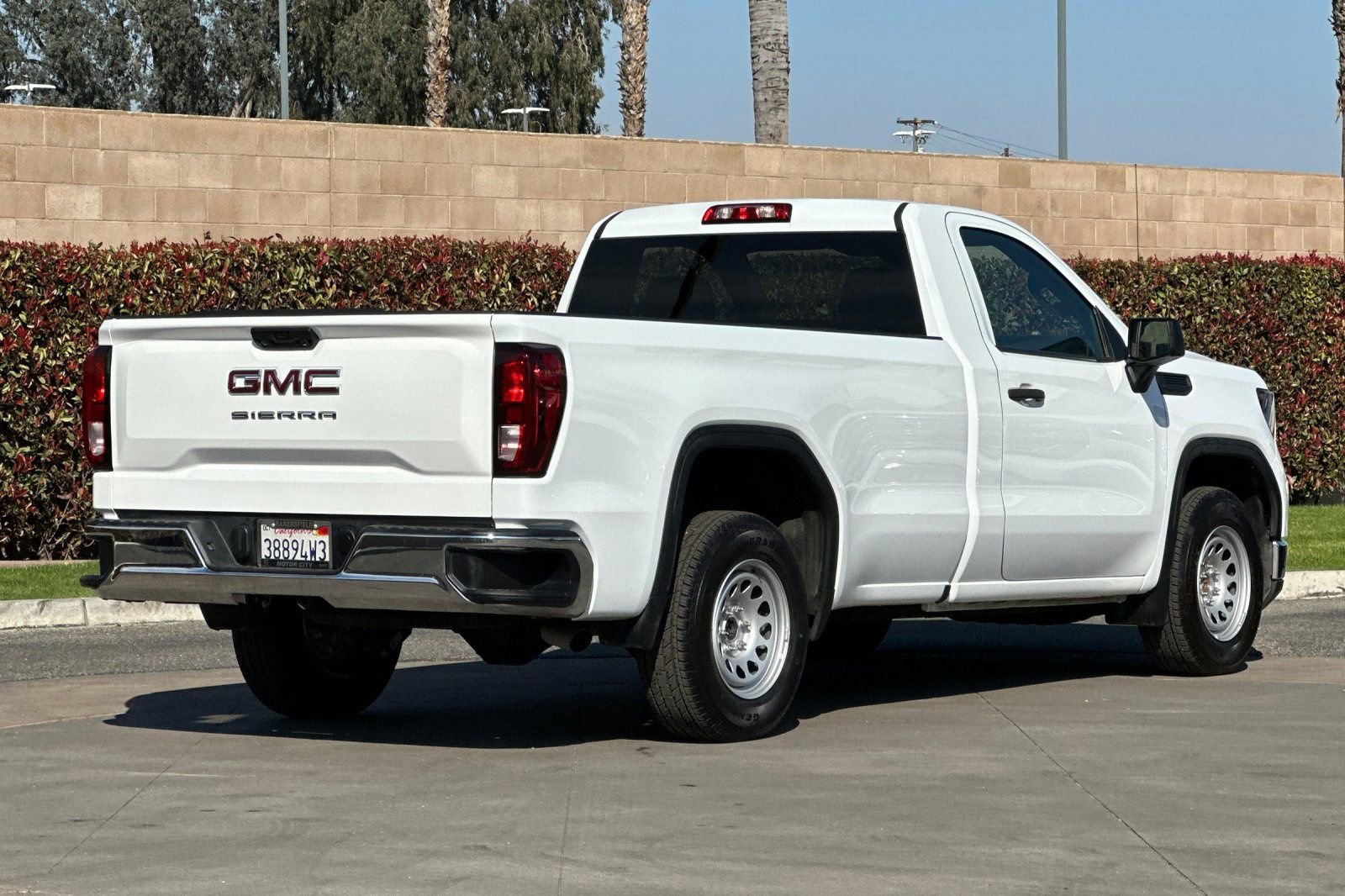 Used 2023 GMC Sierra 1500 Pro w/ Convenience Package image 4
