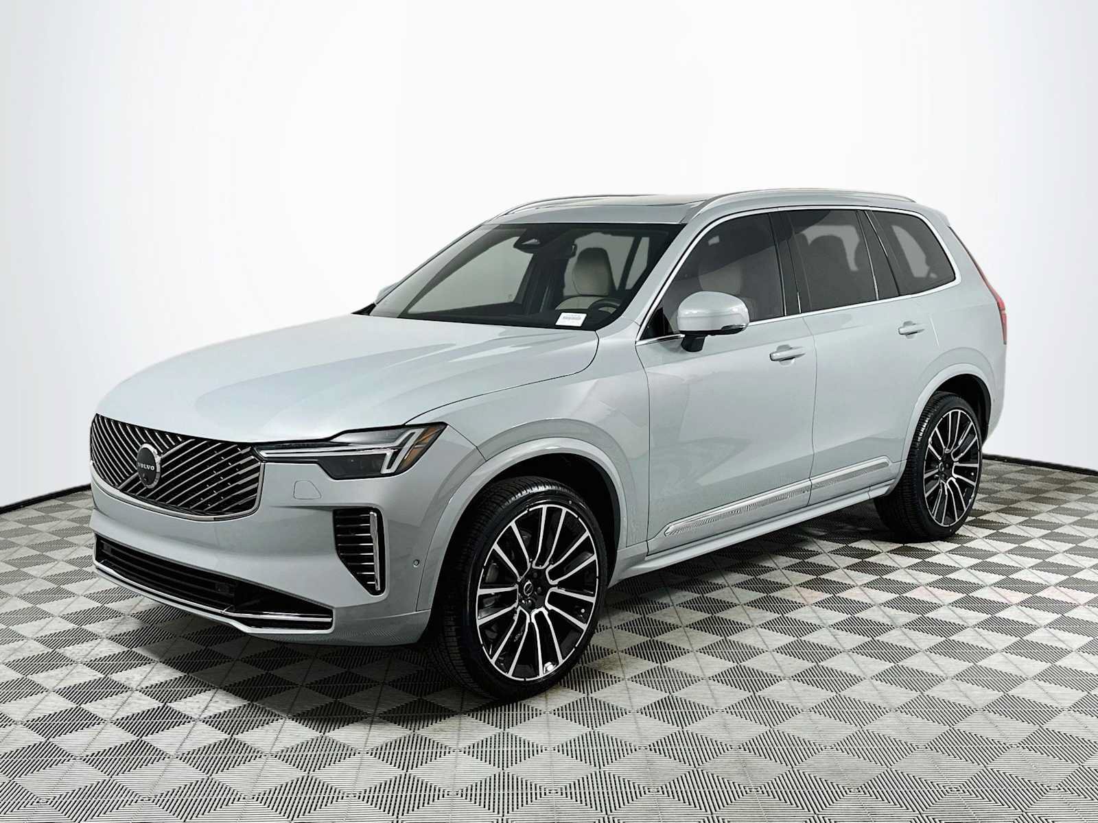 New 2027 Volvo XC90 B6 Plus AWD/4WD image 3