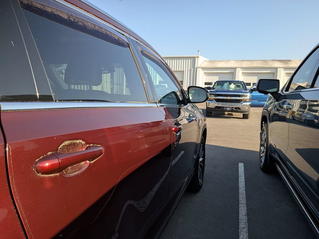 Used 2019 Toyota Highlander XLE AWD/4WD image 11