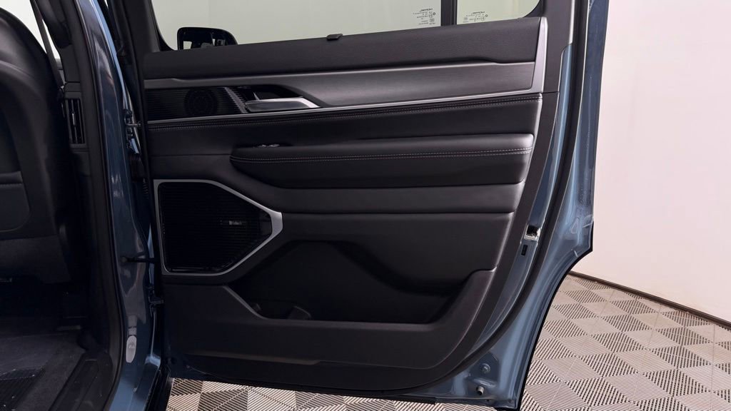 New 2026 Jeep Grand Wagoneer Limited AWD/4WD image 28