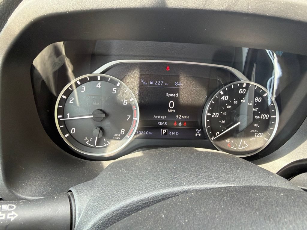 Used 2023 Nissan Titan SV w/ SV Convenience Package AWD/4WD image 13